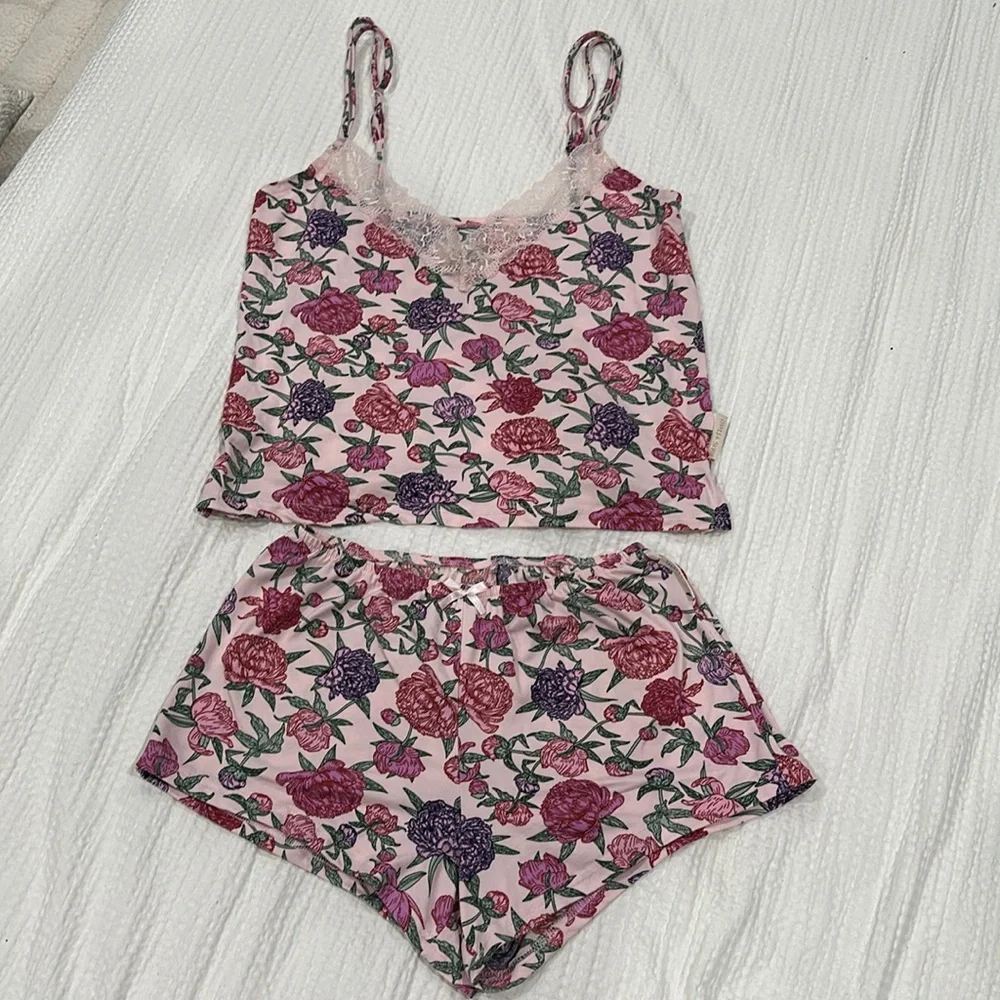 Thalia Sodi matching pink and purple peony set NWOT